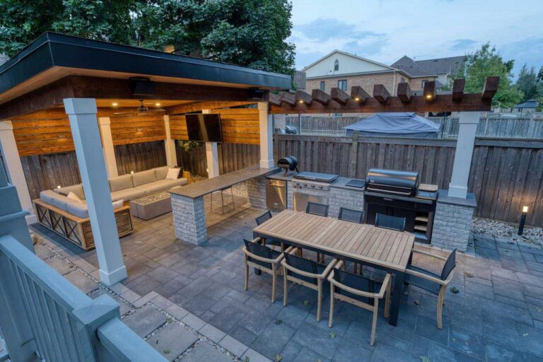 Mississauga outdoor dining area and kitchen